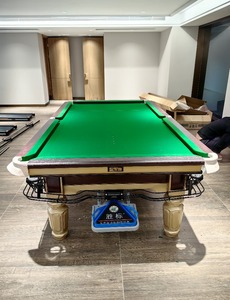 Table de billard professionnelle en <span class=keywords><strong>bois</strong></span> massif d'extérieur 8 pieds 4 en 1 avec coussin en laine 9 boules - Product Image 2