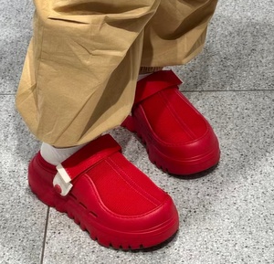 Sandales d'été à semelle épaisse et entièrement couvertes à l'avant, avec talon réglable et semelle extérieure rehaussante, avec découpes à la cheville pour une meilleure circulation de l'air - Product Image 5