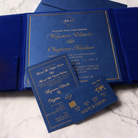 Chine vente en gros velours bleu couverture rigide avec miroir doré acrylique monogramme Logo personnalisé velours Invitations de mariage