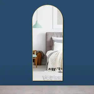 Grande specchio decorativo per finestra a pavimento intero a forma di arco con porta con struttura in metallo soggiorno arredamento per la casa