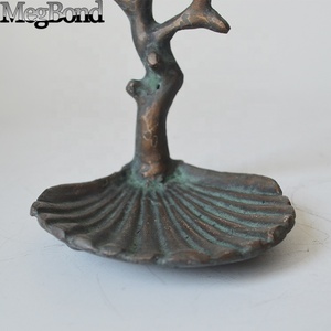 Décor de table <span class=keywords><strong>mural</strong></span> en fonte Produit artisanal en métal utilisé comme <span class=keywords><strong>porte</strong></span>-bijoux pour bagues et colliers Décoration murale en accent corail - Product Image 3