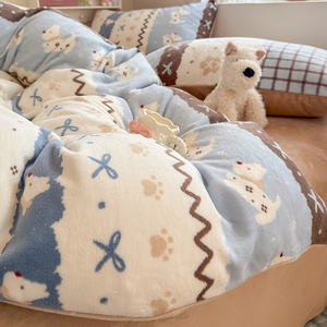 Set di Biancheria da Letto Personalizzato in Flanella di Latte 200g, Stile Fresco e Semplice, Ecologico, Quattro Pezzi con Copripiumino e Federe - Product Image 3