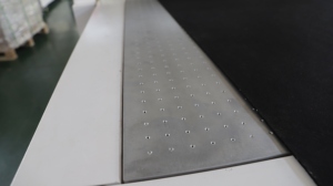 IGOLDENCNC 1625 Machine de découpe de <span class=keywords><strong>tissu</strong></span> CNC entièrement automatique <span class=keywords><strong>anti</strong></span>-ondulation - Product Image 6