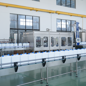 Ligne de production automatique 3 en 1 de type linéaire pour le lavage, le remplissage et le bouchage de bidons en PEHD de 5L et 10L pour l'<span class=keywords><strong>eau</strong></span> <span class=keywords><strong>potable</strong></span> - Product Image 1