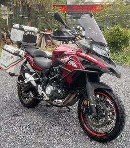 Motocicleta de Aventura TRK502X de 500cc con Motor Bicilíndrico en Paralelo, Ideal para Viajes de Larga Distancia - Product Image 4