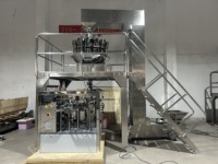 Machine alimentaire multifonction automatique haute vitesse pour le café, le thé, le sucre, les épices, les sachets, avec peseuse multi-têtes et remplissage vertical