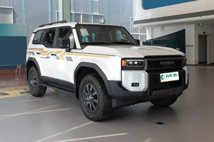 SUV de taille moyenne à grande, Toyota Prado 2025, <span class=keywords><strong>5</strong></span> portes, 6 places, 2.4T essence hybride, voiture neuve, prix avantageux, véhicule Toyota Prado - Product Image 3