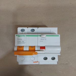Prodotto Originale Nuovo di Zecca Vigi C40 Grup Ea9rnc4030ca PLC - Product Image 1