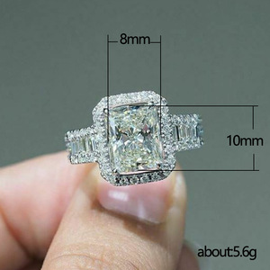 Anello con Accenti in Cristallo per Donne, Accessorio Minimalista ed Elegante per Uso Quotidiano - Product Image 6