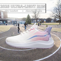 Nouvelles chaussures de course ultra-légères pour l'été, chaussures de sport respirantes avec semelle souple et amortissante pour étudiants