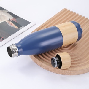 Botella de Agua Aislada de 500ml con Forma de Cola, Portátil, de Acero Inoxidable, con Recubrimiento de Bambú con Aspecto de Madera, Venta al Por Mayor - Product Image 4