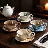 Tasses en céramique de style européen antique émaillées avec des bords irréguliers et un ensemble de tasses et soucoupes à café latte