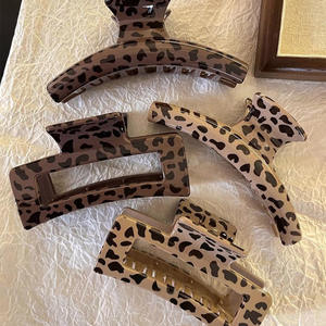 Pinzas para el Cabello con Estampado de Leopardo, Elegantes Pinzas Cuadradas, Triangulares y Cruzadas para Mujer, Pinzas de Plástico Antideslizantes para Cola de Caballo - Product Image 2