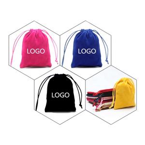 Pochette à cordon en velours noir de luxe avec logo personnalisé pour bijoux élégants et emballage cadeau - Product Image 5