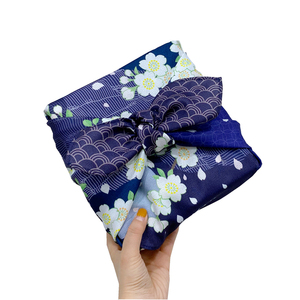 Bandane quadrate floreali blu con motivo <span class=keywords><strong>giapponese</strong></span> e atmosfera autunnale e invernale molto fotogenica - Product Image 1