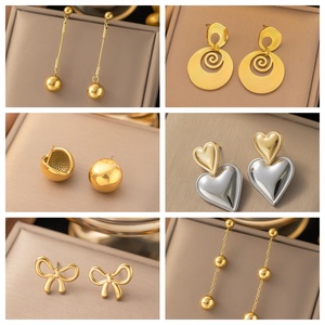 Vendita calda 18k in acciaio inox trifoglio zircone fiocco con perla goccia orecchini a forma di cuore da donna gioielli di moda - Product Image 3