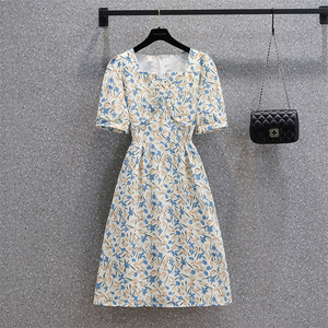 Vestido floral de verano caliente para mujer Nuevo estilo retro francés Tela wosted ecológica decorada con botones de encaje Diamantes - Product Image 3