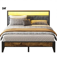 Cadre de lit Queen en métal avec plateforme, rangement à 2 niveaux, tête de lit lumineuse LED, station de charge Type C, sans sommier, pour salon et hôtel