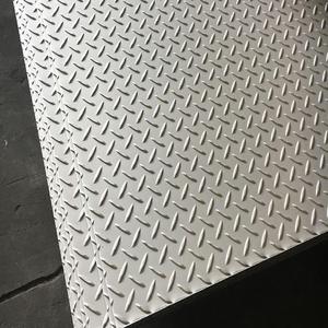 Plaque en acier au carbone à motif <span class=keywords><strong>diamant</strong></span> de haute qualité, matériau durable pour plateforme industrielle - Product Image 3