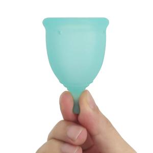 Gobelet en silicone bleu - Product Image 1