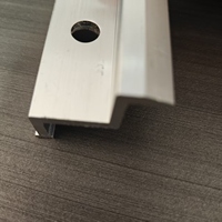 Collier de fixation en alliage d'aluminium anodisé pour l'installation de rails solaires montés sur toiture
