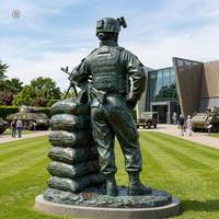 Statue en bronze classique sur mesure pour mémorial de guerre de jardin, avec monument en forme de mitrailleuse