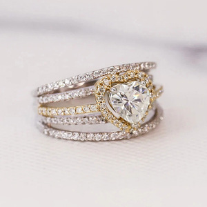 Anello a doppio tono con cuore a strati per donna, gioiello alla moda da indossare sul dito - Product Image 2