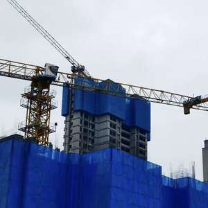 Caja de Cambios para Grúa Torre Plana Zoomlion T600 8039 25t de Alta Calidad, Motor Principal de Segunda Mano Excelente, Modelo Qtz Sin Punta, Excelente Estado - Product Image 1