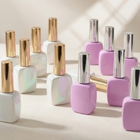 Flacons de vernis à ongles vides en verre avec logo personnalisé OEM, design unique, couleur blanc plat, contenants de gel UV, avec pinceau et capuchon doré chromé