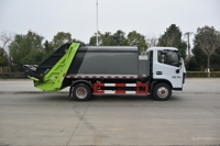 Véhicule de collecte des déchets municipaux Euro6B de 6 mètres cubes avec compacteur hydraulique, moteur Quanchai, boîte de vitesses fiable