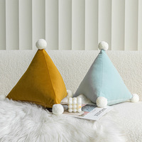 Coussin triangulaire amusant, coussins décoratifs mignons, oreillers en peluche, jouet en peluche, cadeaux de couleur bonbon pour enfants et amis