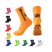 Fabricant de chaussettes de football de haute qualité en stock Logo classique Chaussettes de football pour hommes Chaussettes antidérapantes