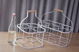 Porta Botellas <span class=keywords><strong>de</strong></span> Leche <span class=keywords><strong>de</strong></span> Alta Calidad con Soporte <span class=keywords><strong>para</strong></span> 4 Botellas <span class=keywords><strong>de</strong></span> Vidrio <span class=keywords><strong>para</strong></span> Picnic, Distribución <span class=keywords><strong>de</strong></span> Leche, Soporte <span class=keywords><strong>para</strong></span> Botellas <span class=keywords><strong>de</strong></span> Vino y Cerveza - Product Image 4