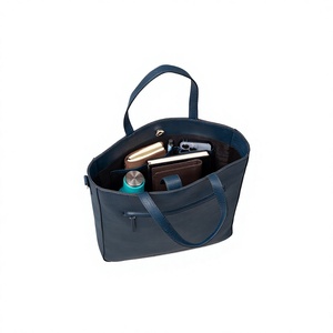 Sac fourre-tout unisexe en cuir véritable ELYSIAN INDUSTRIES, bleu marine uni, fermeture éclair, sangle réglable, durable, usage quotidien décontracté - Product Image 3