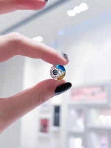 Ciondoli a filo con piume colorate Pan Family, regalo unico per feste femminili, gioielli di alta gamma, produttore all'ingrosso - Product Image 3