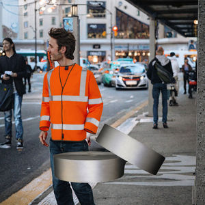 เสื้อกั๊กและแจ็คเก็ตนิรภัยสะท้อนแสงกันน้ำ ANSI Class 2 ความปลอดภัยสูง ขนาด XL สีส้ม รับผลิตตามแบบ OEM พร้อมโลโก้ - Product Image 3