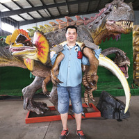 Dinosaure simulé sur l'épaule