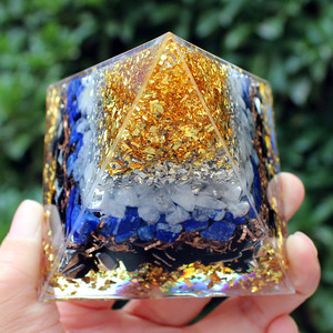 <b>Crystal</b> <b>Chip</b> Pyramid Resin Epoxy Craft Desktop Ornament Gold Leaf Stone Style Home Decoration - Product Image 4