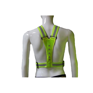 Nouveau gilet en nylon de course de nuit réfléchissant LED Flash Safty Offre Spéciale avec sangle à boucle ABS réglable - Product Image 3