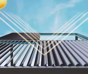 Pergola moderne motorisée à toit à lames orientables en aluminium, gazebo extérieur étanche avec système de lames rabattables pour jardin et restaurant - Product Image 2