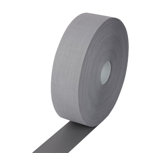 <span class=keywords><strong>Abbigliamento</strong></span> in Tessuto TC Riflettente Grigio-Argento <span class=keywords><strong>ad</strong></span> <span class=keywords><strong>Alta</strong></span> <span class=keywords><strong>Visibilità</strong></span> Resistente all'Acqua per Sicurezza Notturna Modello Origine Dongguan - Product Image 5