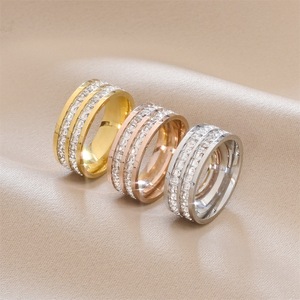 <span class=keywords><strong>Acciaio</strong></span> <span class=keywords><strong>chirurgico</strong></span> placcato oro 18K zirconio cubico ampio enternity anello di dichiarazione di fede nuziale gioielli regalo per le donne e gli uomini taglia 5-13 - Product Image 3
