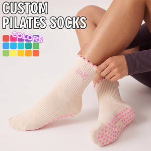 Chaussettes antidérapantes respirantes BiLu Yoga Pilates pour femmes, pour la remise en forme et les cours de fitness - Product Image 1
