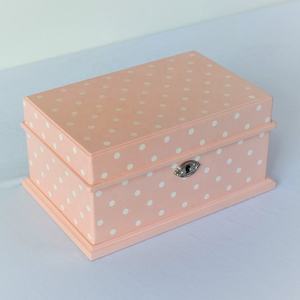 Caja Musical de Lujo con Diseño Nuevo y Personalizado, en Forma de Bailarina Rosa con Puntos Blancos - Product Image 5