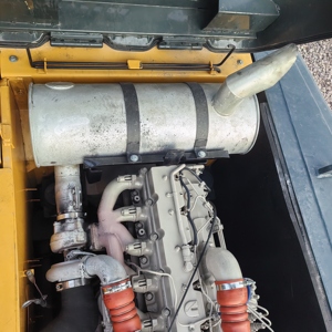 Excavatrice hydraulique Hyundai R305LC d'occasion de 30 tonnes avec moteur Cummins, pompe à engrenages et chenilles longues pour applications minières et travaux de terrassement lourds - Product Image 4