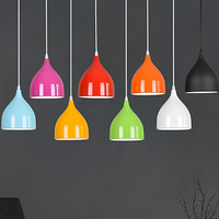 Lustre nordique moderne et minimaliste à tête unique, LED réglable en hauteur et intensité, idéal pour les restaurants, les salons de thé et les comptoirs de bar.
