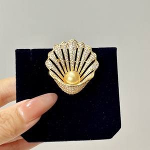 Broche de Perla Natural de Mar de 10-14 mm, Incrustaciones de Piedra Hao, Concha de Perla Dorada de Nanyang, Diseño de Flor de Concha, Chapado en Diamantes - Product Image 3