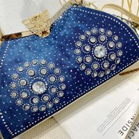 Sac à main en jean bleu de luxe abordable avec fermoir papillon scintillant en strass et bandoulière amovible, sac bandoulière