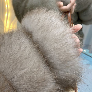 Vente en gros <span class=keywords><strong>pas</strong></span> <span class=keywords><strong>cher</strong></span> Prix bas Manteaux courts personnalisés en fourrure de renard Vestes d'hiver Manteau en fourrure de renard véritable - Product Image 6