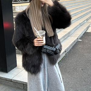 Abrigo Corto Marrón Oscuro, Peludo y Cálido, Elegante Abrigo para Viajar al Trabajo, para Otoño e Invierno - Product Image 4